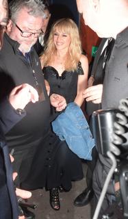 Kylie Minogue feet photo thumbnail