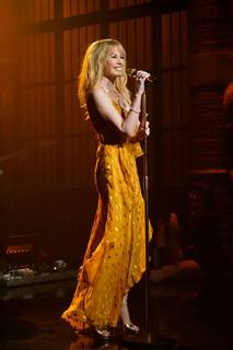 Kylie Minogue feet photo thumbnail