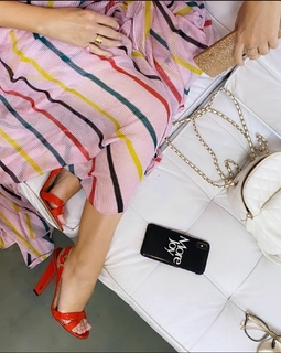 Kylie Minogue feet photo thumbnail