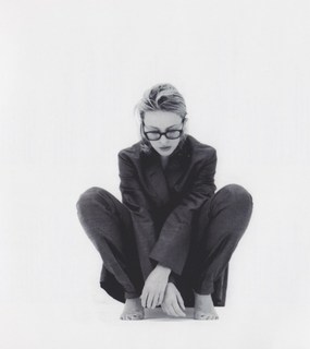Kylie Minogue feet photo thumbnail