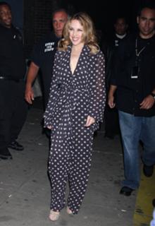 Kylie Minogue feet photo thumbnail