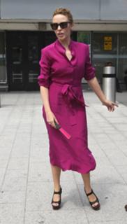 Kylie Minogue feet photo thumbnail