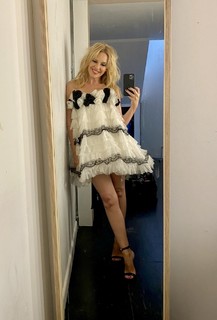 Kylie Minogue feet photo thumbnail