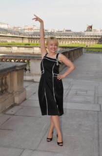 Kylie Minogue feet photo thumbnail