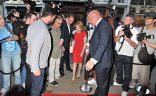 Kylie Minogue feet photo thumbnail