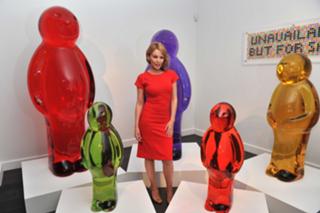 Kylie Minogue feet photo thumbnail