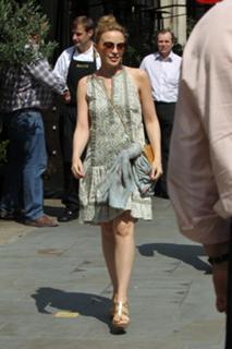 Kylie Minogue feet photo thumbnail