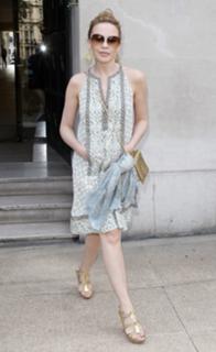 Kylie Minogue feet photo thumbnail