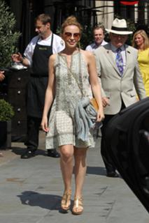 Kylie Minogue feet photo thumbnail