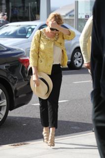 Kylie Minogue feet photo thumbnail