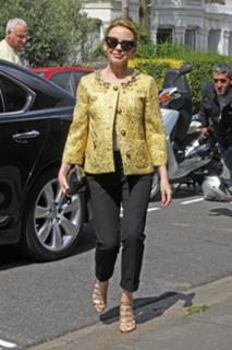 Kylie Minogue feet photo thumbnail