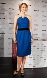 Kylie Minogue feet photo thumbnail