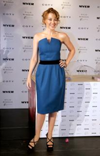 Kylie Minogue feet photo thumbnail