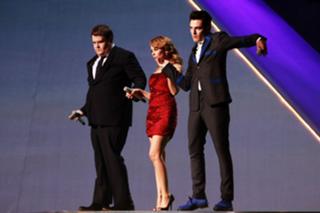 Kylie Minogue feet photo thumbnail