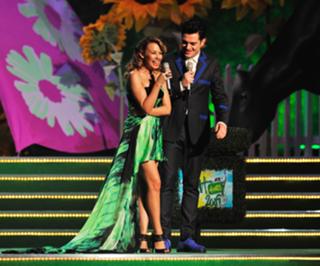 Kylie Minogue feet photo thumbnail