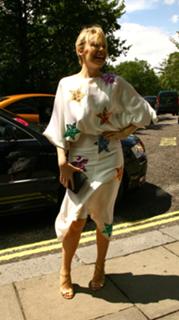 Kylie Minogue feet photo thumbnail