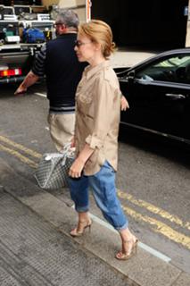 Kylie Minogue feet photo thumbnail