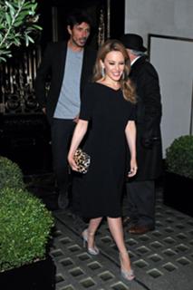 Kylie Minogue feet photo thumbnail