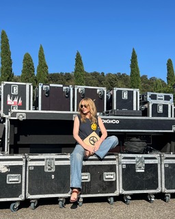 Kylie Minogue feet photo thumbnail