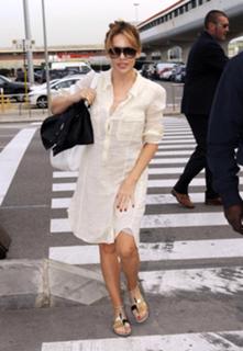 Kylie Minogue feet photo thumbnail