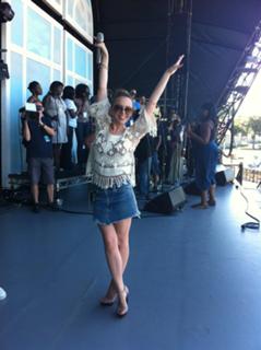 Kylie Minogue feet photo thumbnail