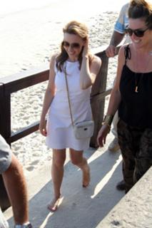 Kylie Minogue feet photo thumbnail