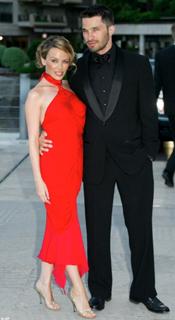 Kylie Minogue feet photo thumbnail