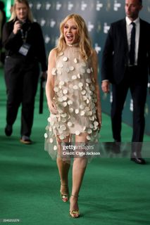 Kylie Minogue feet photo thumbnail