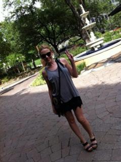 Kylie Minogue feet photo thumbnail