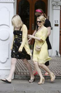 Kylie Minogue feet photo thumbnail