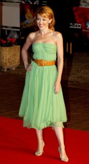 Kylie Minogue feet photo thumbnail