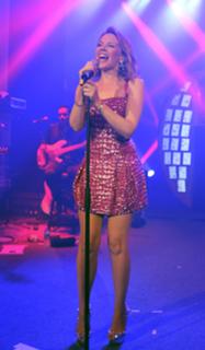 Kylie Minogue feet photo thumbnail