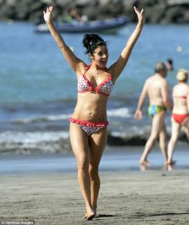 Kym Marsh feet photo thumbnail