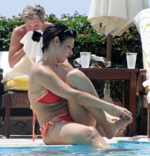Kym Marsh feet photo thumbnail