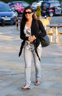 Kym Marsh feet photo thumbnail