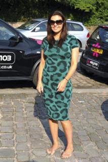 Kym Marsh feet photo thumbnail