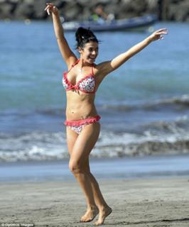 Kym Marsh feet photo thumbnail