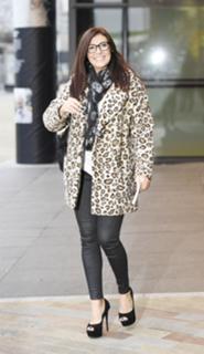 Kym Marsh feet photo thumbnail
