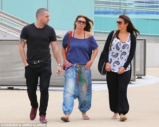 Kym Marsh feet photo thumbnail