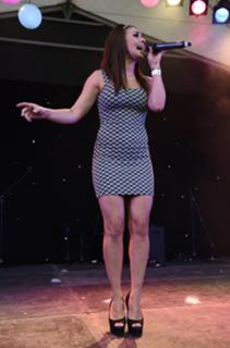 Kym Marsh feet photo thumbnail