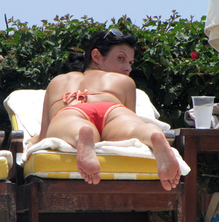 Kym Marsh feet photo thumbnail