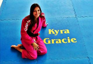 Kyra Gracie feet photo 11