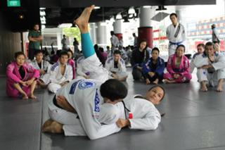 Kyra Gracie feet photo 1