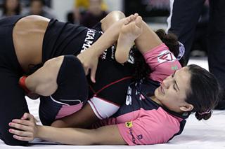Kyra Gracie feet photo 16