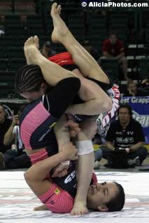 Kyra Gracie feet photo 4