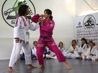 Kyra Gracie feet photo 3
