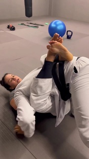 Kyra Gracie feet photo 6
