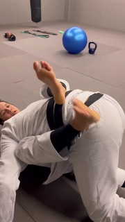 Kyra Gracie feet photo 5