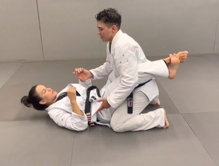 Kyra Gracie feet photo 8