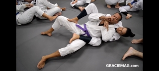 Kyra Gracie feet photo 10